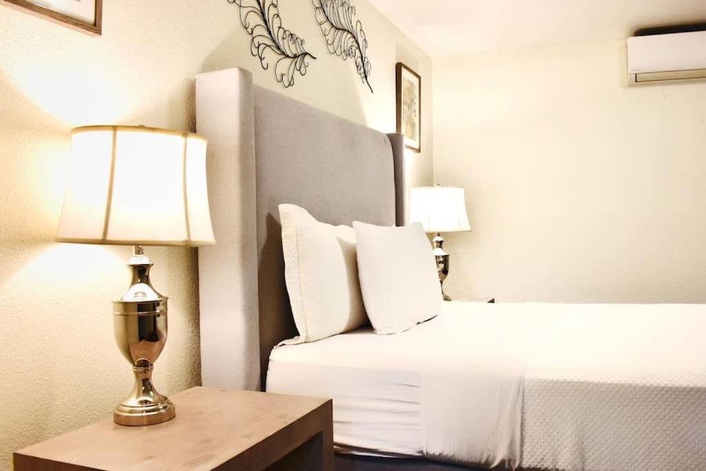 Montrose Pied-A-Terre Apartments Walking Distance To Museums Хьюстон Экстерьер фото